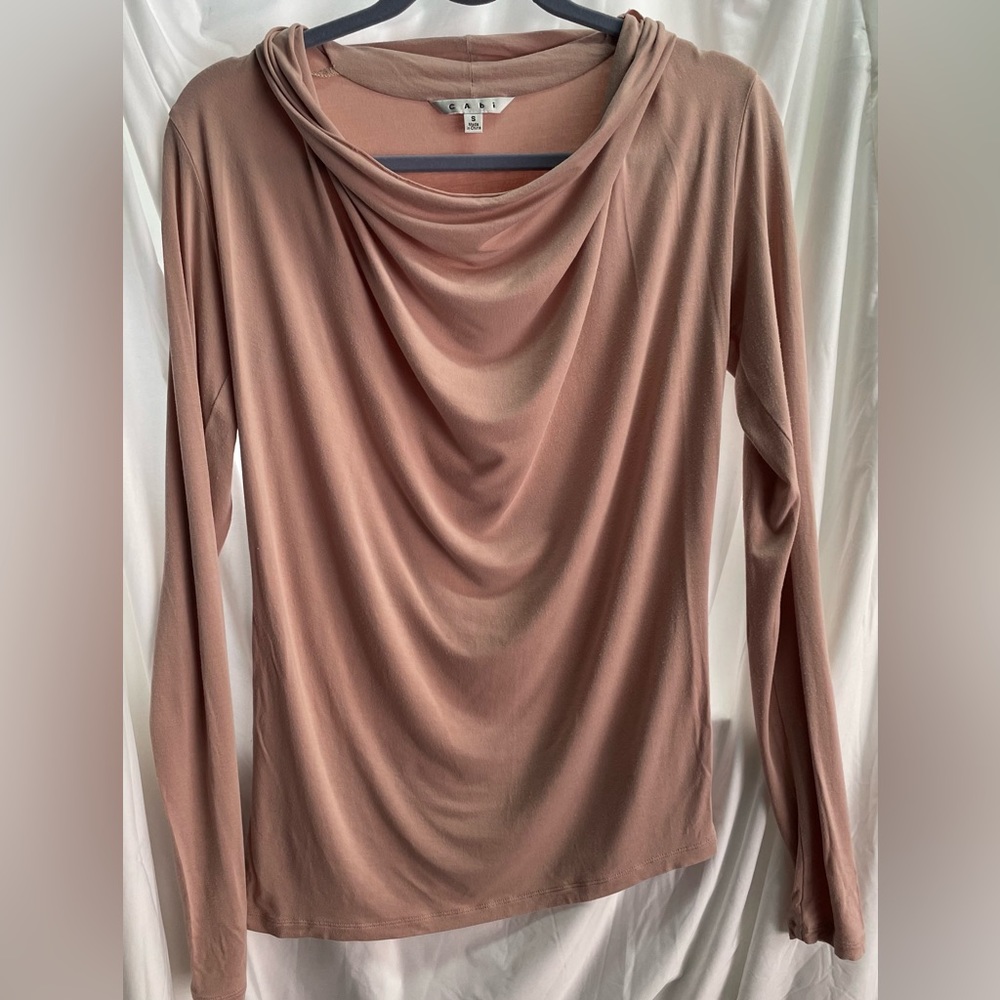 Cabi Longsleeve Top with Ruched Collar. Size Small. *Excellent Condition*
